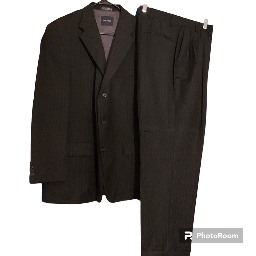 Nautica Mens Gray Pinstriped Dress Suit (Jacket & Pants)